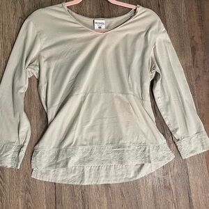 Long Sleeve Beige Women’s Colombia Size Medium Embroidered